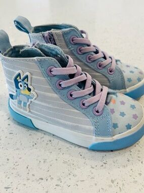Kids High-Top Star Print Sneakers in Light Blue and Lavender